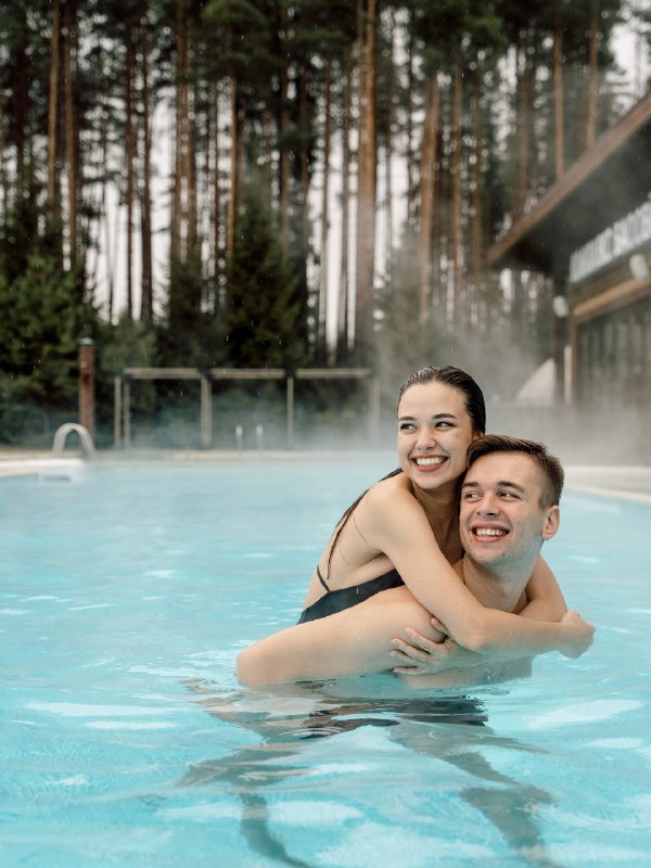 Что делать в ясную, но прохладную погоду Конечно, купаться! В комплексе бассейнов «Охта Парка» круглый год… — фото 2 из 4