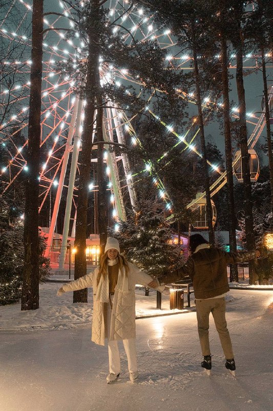 Лесной каток возвращается в ноябре! Одна из самых узнаваемых зимних локаций «Охта Парка» совсем скоро снова… — фото 1 из 6