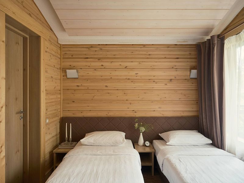hotel-card