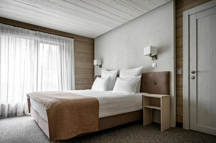 hotel-card
