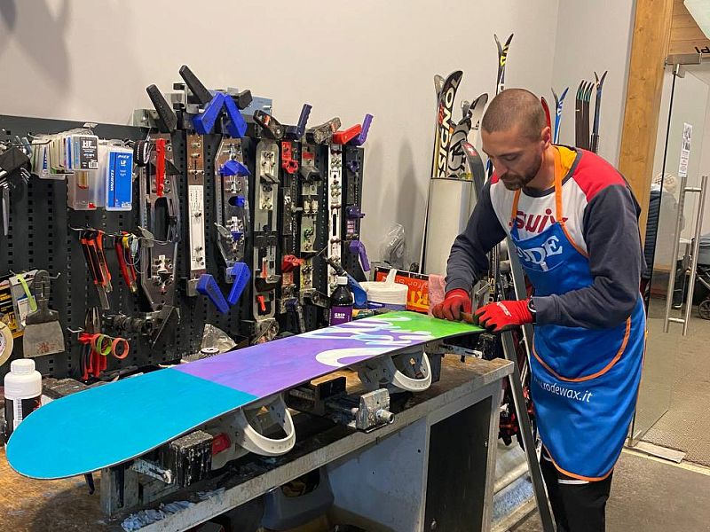 Спортивный экипировочный центр Mass Sport на курорте «Охта Парк»